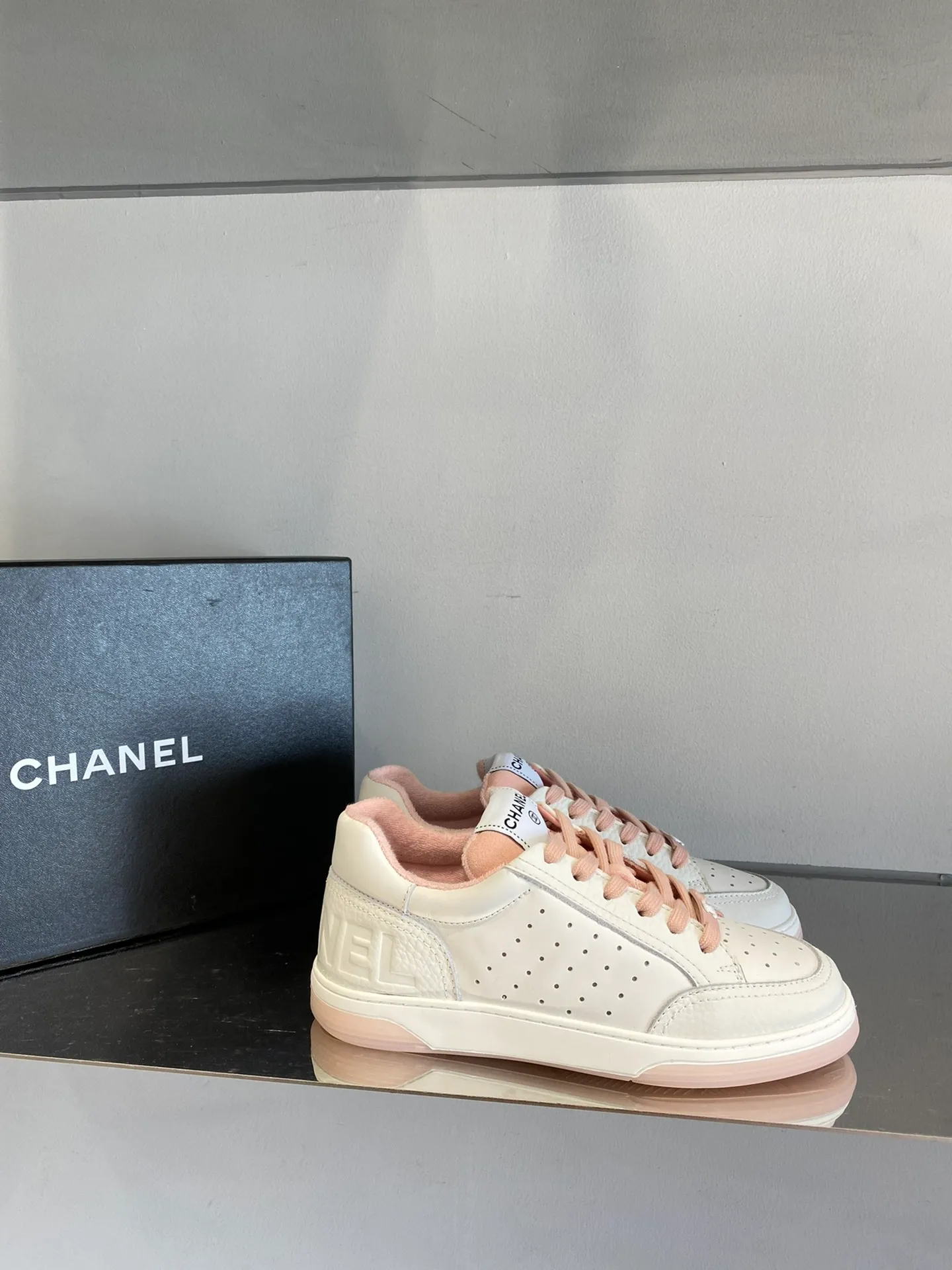 👟👟Ex-factory price 480👟👟 Women's shoes Women's clothing Women's shoes Women's clothing Women's shoes Women's clothing Chanel22👟👟Ex-factory price Panda shoes The black, white, pink and blue colors all hit my heart! Definitely the best sneakers this year! Code number: 35-40
